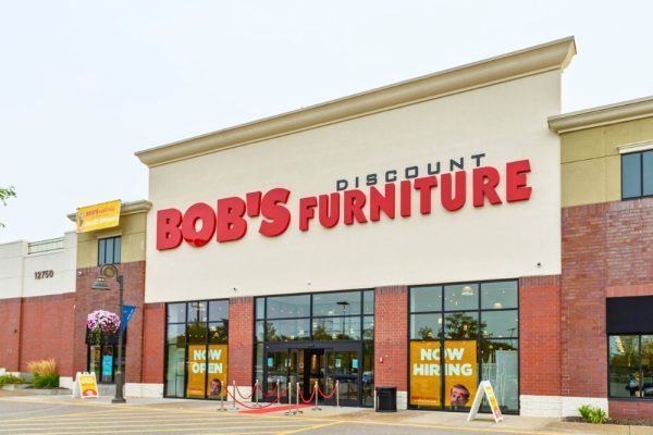 Bob’s Discount Furniture – Mỹ