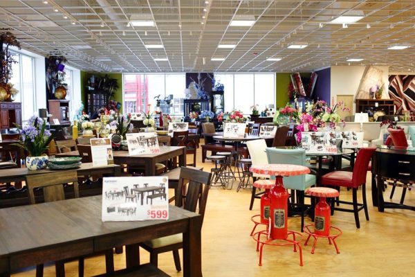 Bob’s Discount Furniture – Mỹ