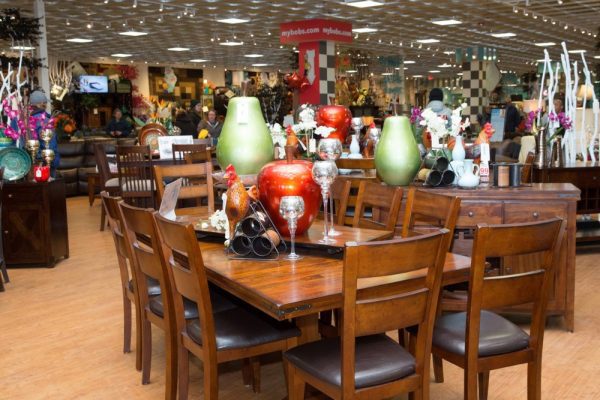 Bob’s Discount Furniture – Mỹ
