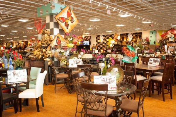Bob’s Discount Furniture – Mỹ