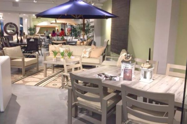 Emerald Home Furnishings – Mỹ