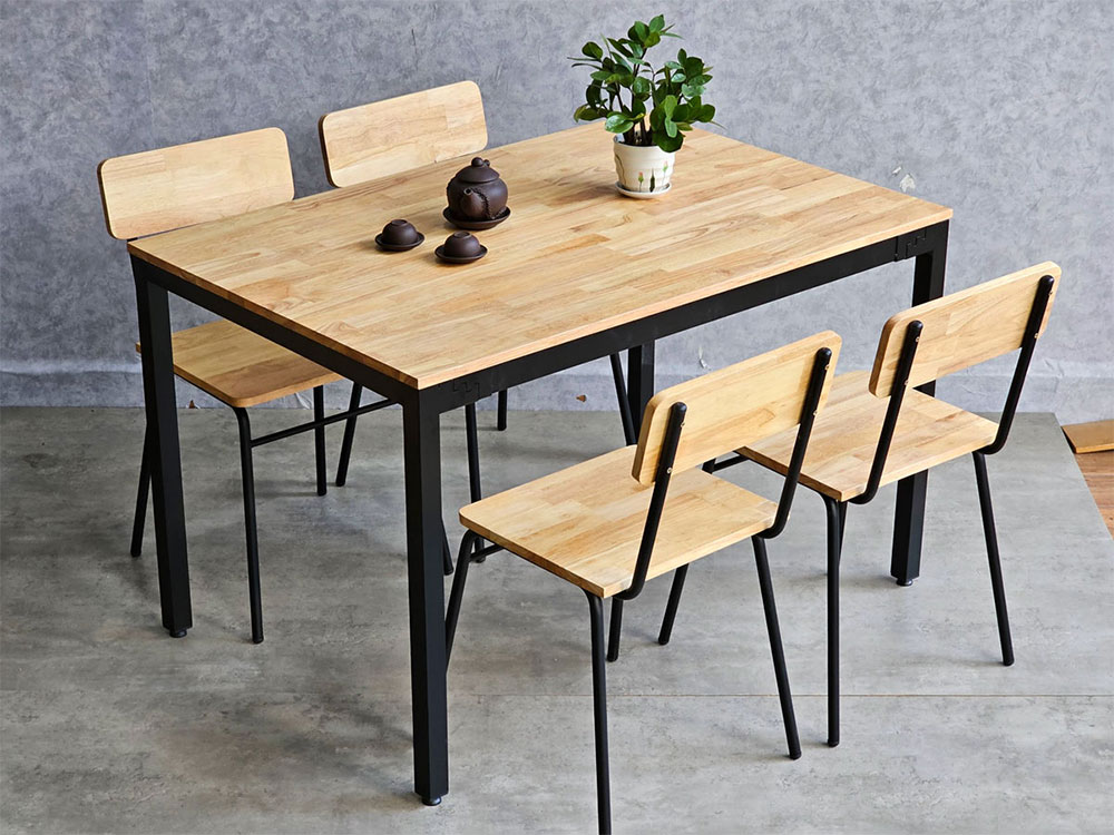 Bàn ăn kết hợp mặt gỗ cao su và chân sắt
