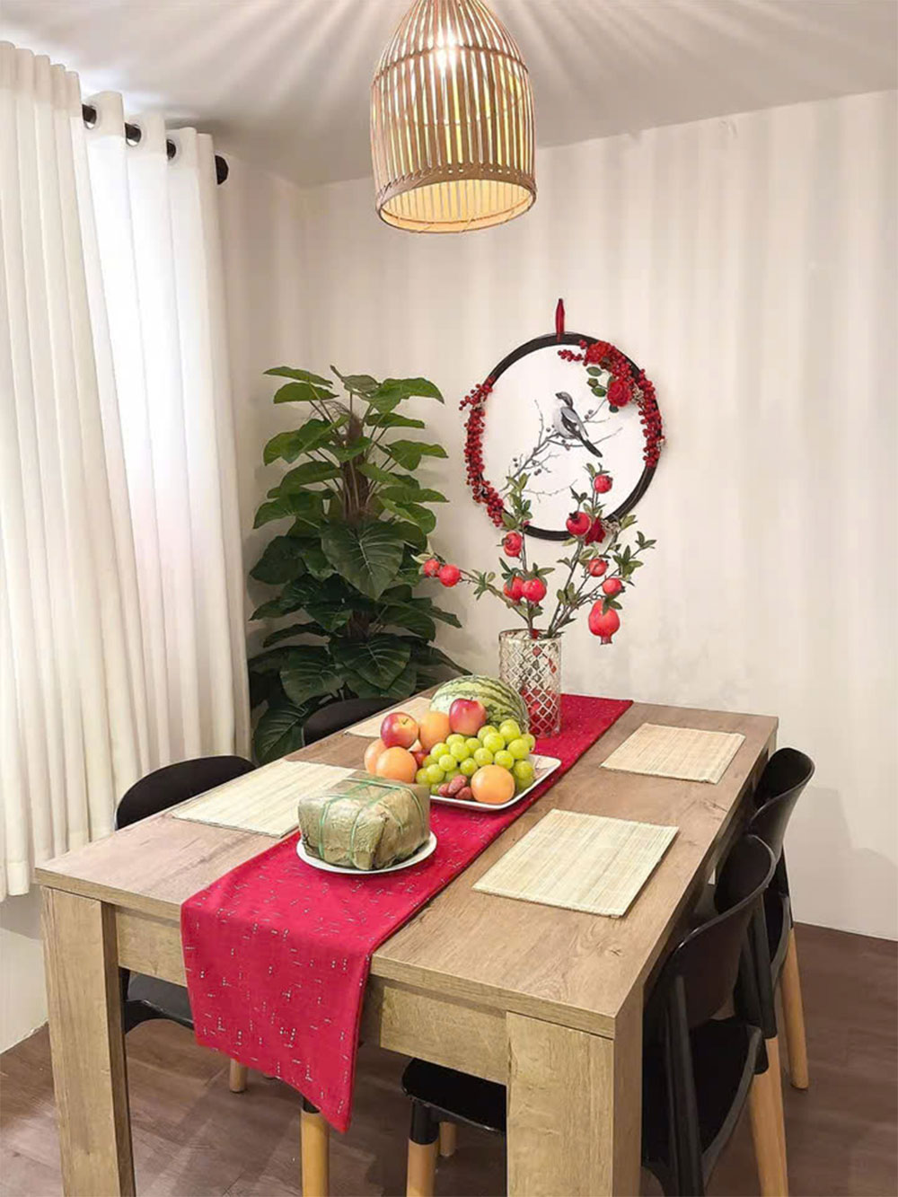 Trang trí bàn ăn ngày tết