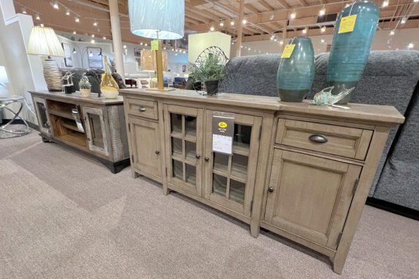 Leon’s Furniture – Canada