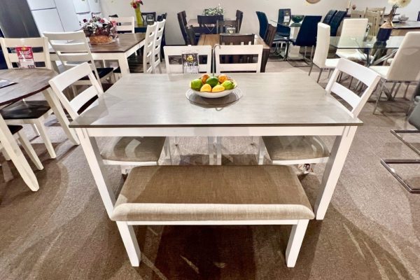 Leon’s Furniture – Canada