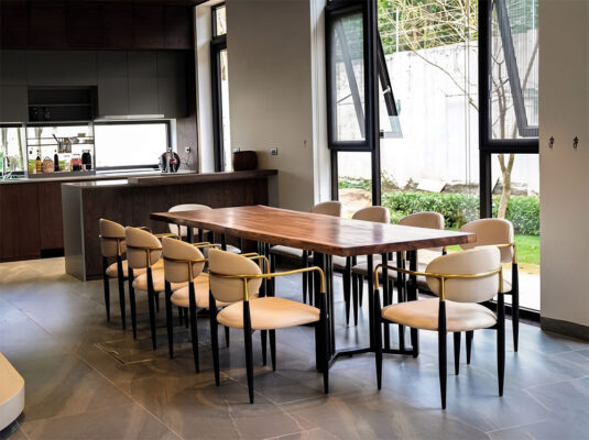 Các mẫu bàn ăn 10 ghế đẹp cho không gian Gia đình